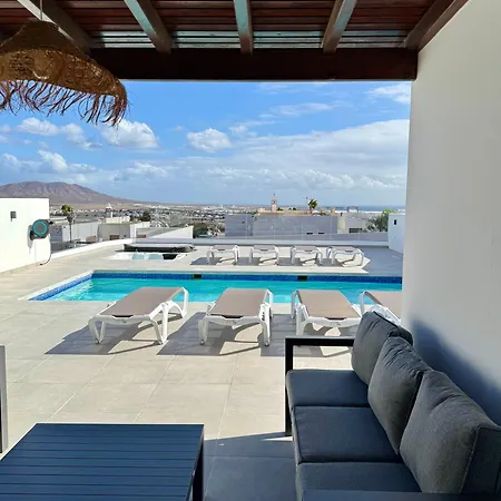 Lovely Casa Deseada, Heated Pool, Jacuzzi, Bbq, Ping Pong Table *