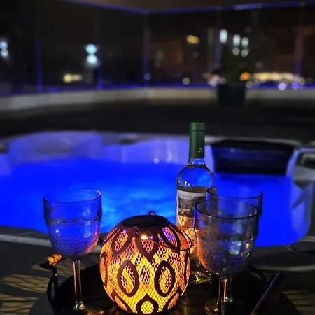 Lovely Casa Deseada, Heated Pool, Jacuzzi, Bbq, Ping Pong Table